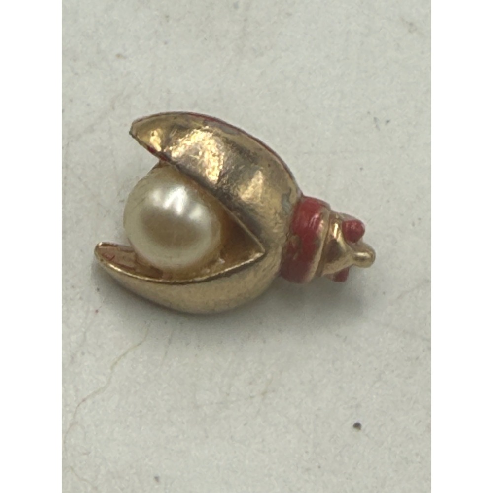 Vintage Sarah Coventry Faux Pearl Clam Shell Brooch Gold Tone Red Enamel Pin